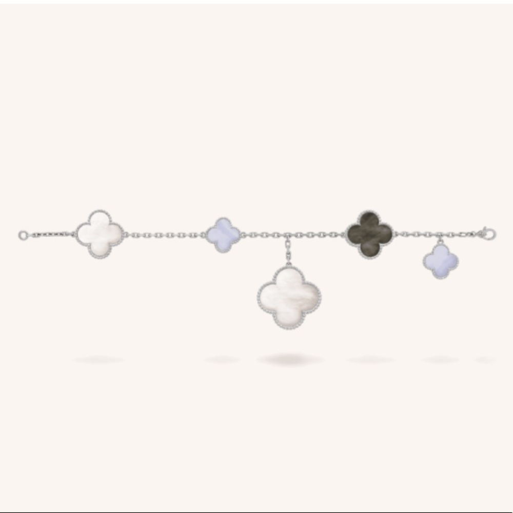 SOLD ♥️ Van Cleef & Arpels Magic Alhambra bracelet - Picture 9 of 16